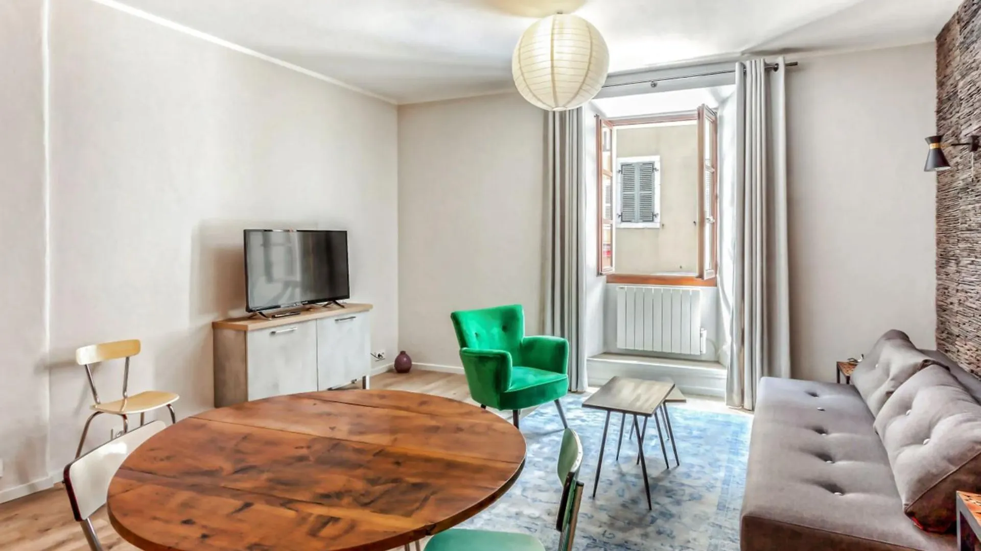 Apartment Appartement Sainte Claire Vintage - Welkeys Annecy